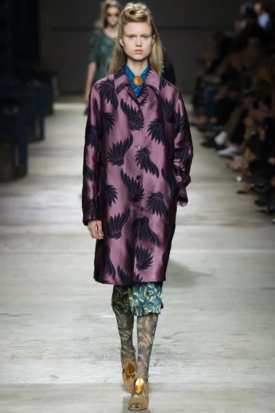 Look 39